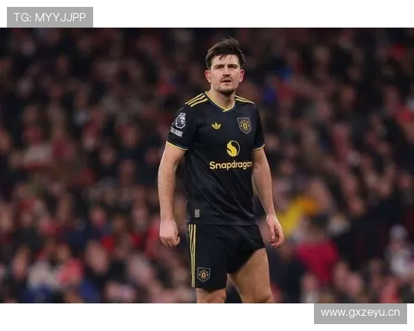 切尔西防线在高位压迫状态下频繁暴露空间，赛季表现稳定性面临考验