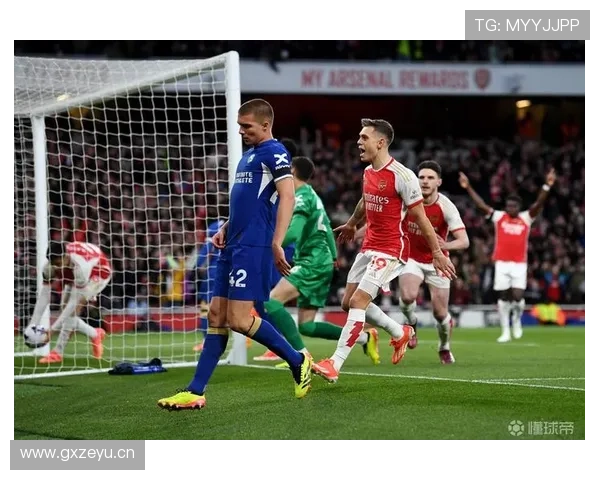 切尔西年轻阵容表现起伏,对赛季竞争稳定性形成考验 切尔西年轻阵容表现起伏,对赛季竞争稳定性形成考验